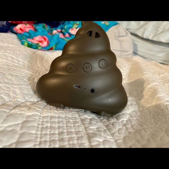 Poop Emoji Bluetooth Speaker - Picture 3 of 4
